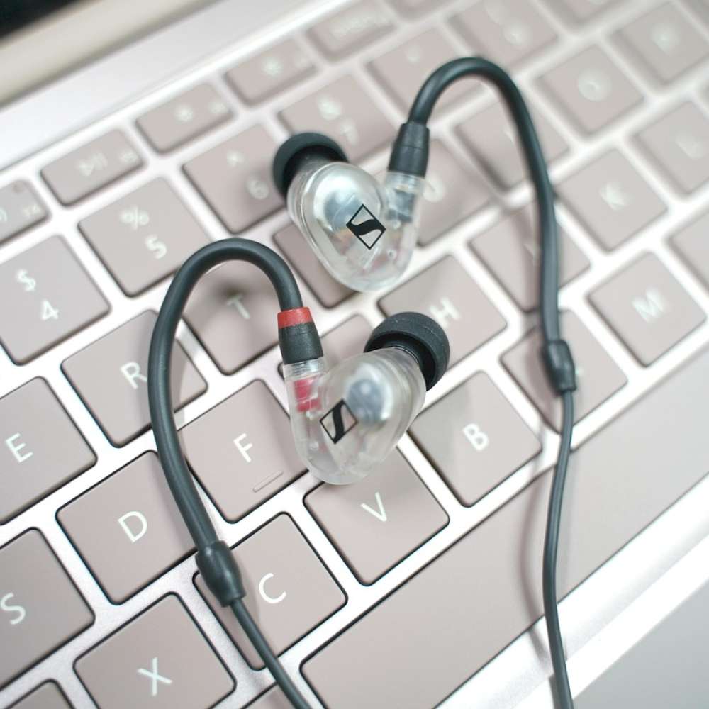 l'immagine di auricolari trasparenti