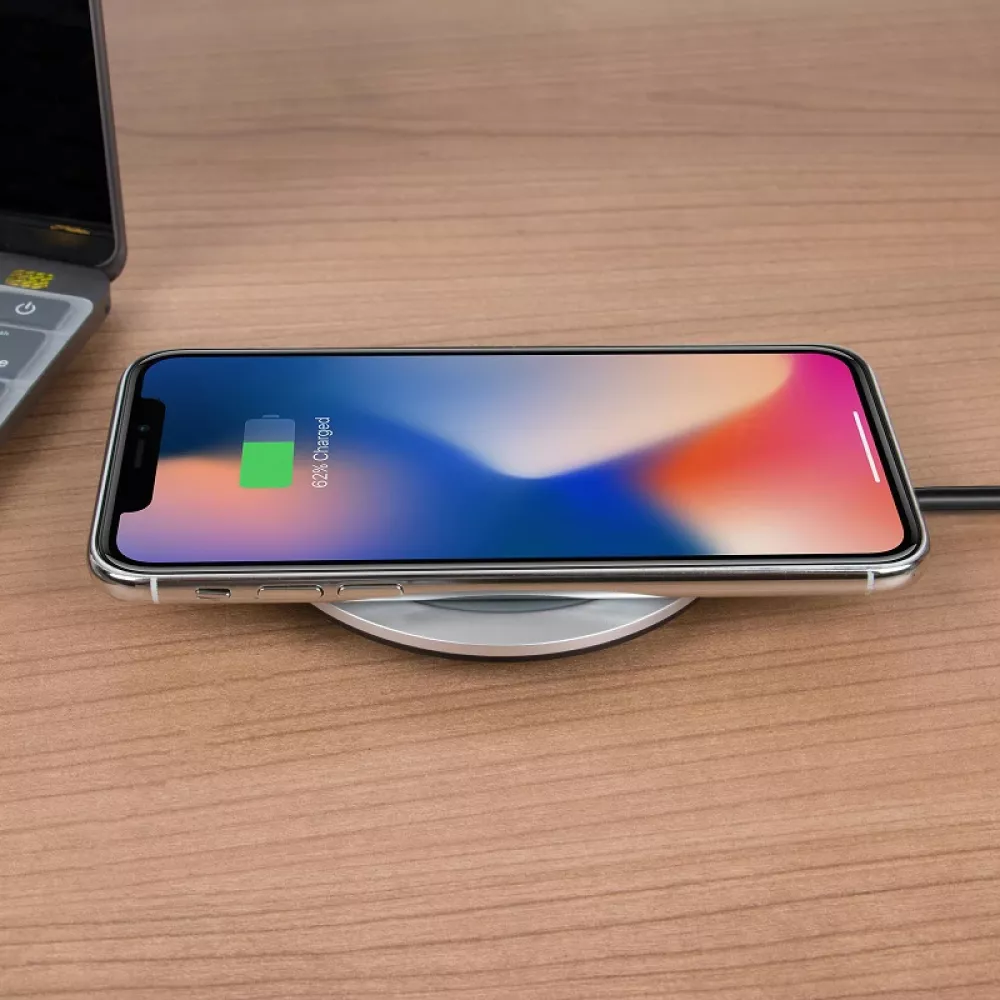 un caricatore wireless: attenzione a non surriscaldarlo