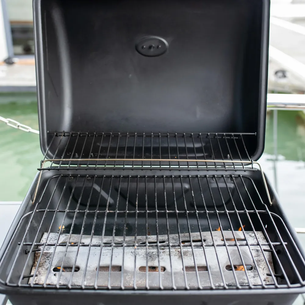 un grill perfettamente pulito e senza nessun accumulo di grasso