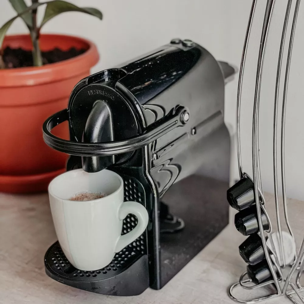 una macchina del caffè nespresso